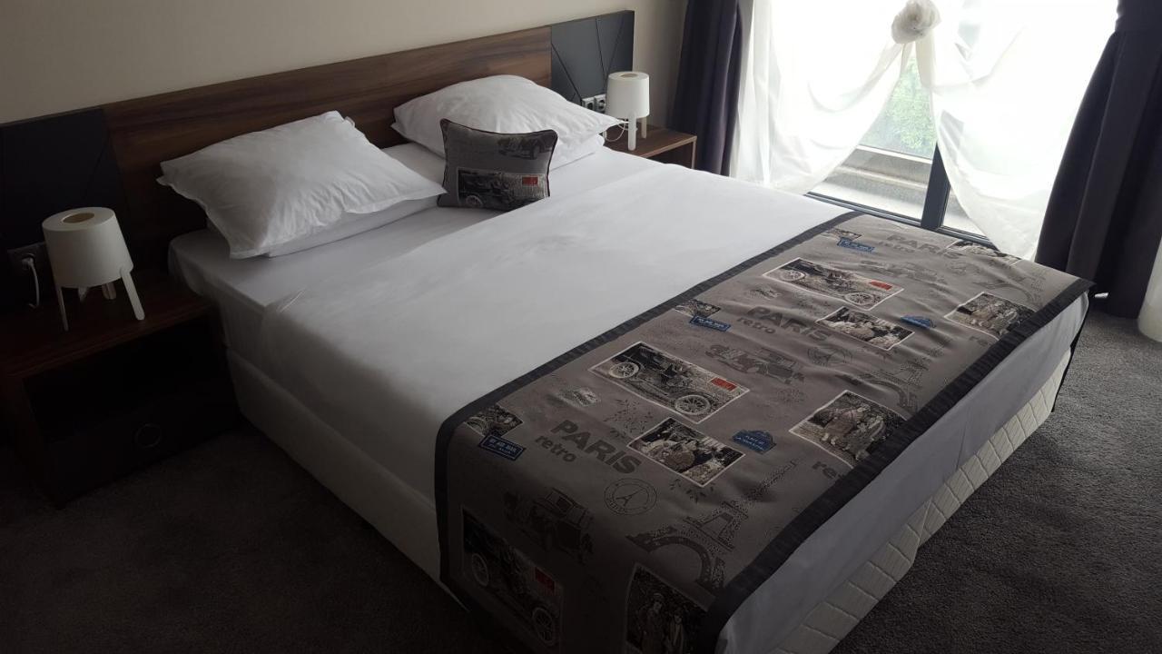 Family Hotel Novel City Μπουργκάς Εξωτερικό φωτογραφία