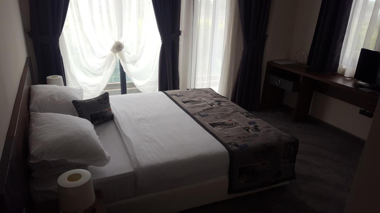 Family Hotel Novel City Μπουργκάς Εξωτερικό φωτογραφία