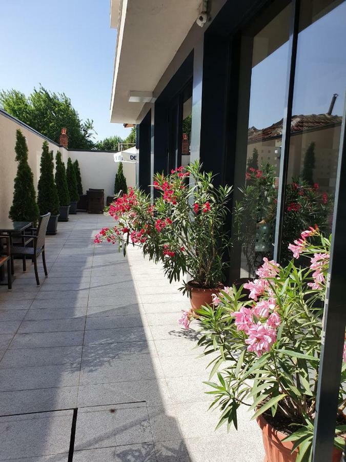 Family Hotel Novel City Μπουργκάς Εξωτερικό φωτογραφία